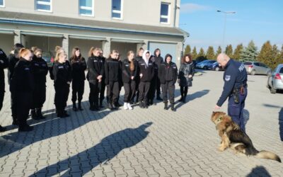 Zwiedzanie Komendy Powiatowej Policji w Prudniku